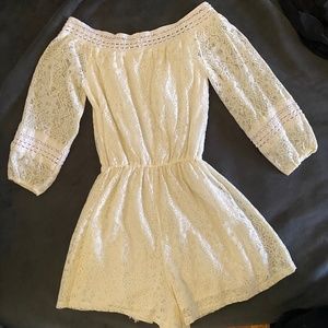 Medium white  Holister